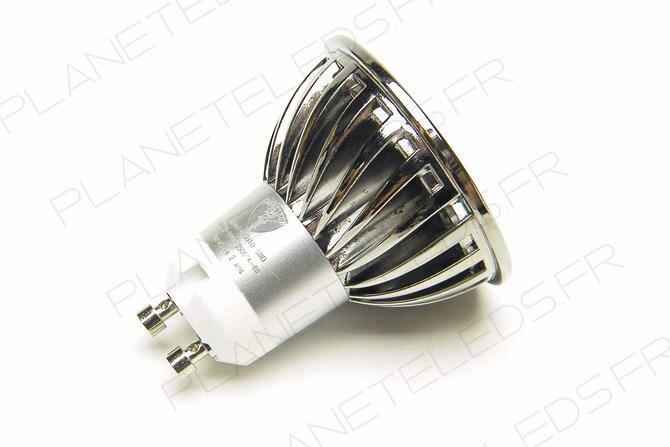 http://www.planeteleds.fr/images/lamp/gu1020lsmd5050wwg.jpg