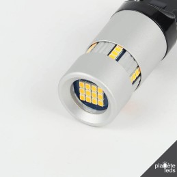 Eclairage LED pour voiture et moto : Ampoule LED Orange CANBUS T20 66 Leds 700Lm Bridée